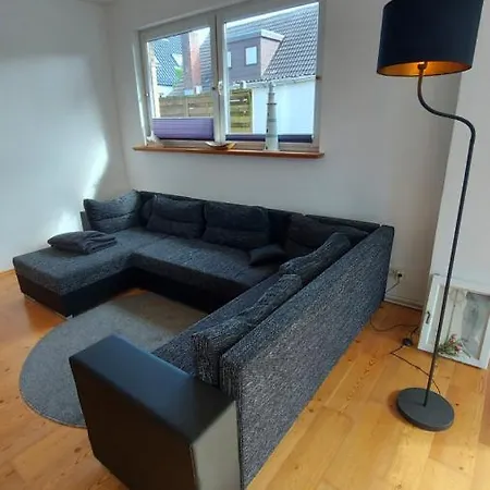 度假居 Am Oland 比苏姆